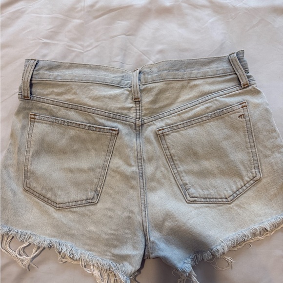 Madewell Light Wash Frayed Hem Jean Shorts - Picture 3 of 3